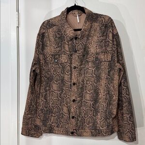 Free People Dark Brown Snake Print Jeans Jacket Size Extra Large